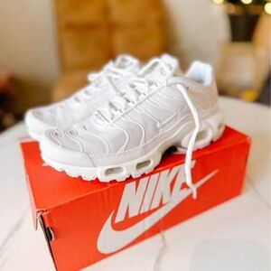 6.5 Nike Air Max Plus Women's New